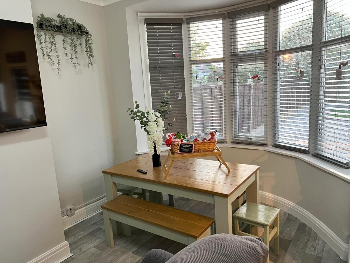 Kim Family Holiday Get-Away 4 Bedrooms 2 Baths Blackpool Exterior foto